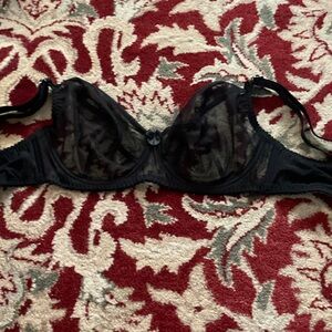 Chic Black Lace Underwire Bra